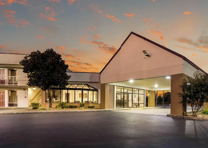 Red Roof Inn Clarksville